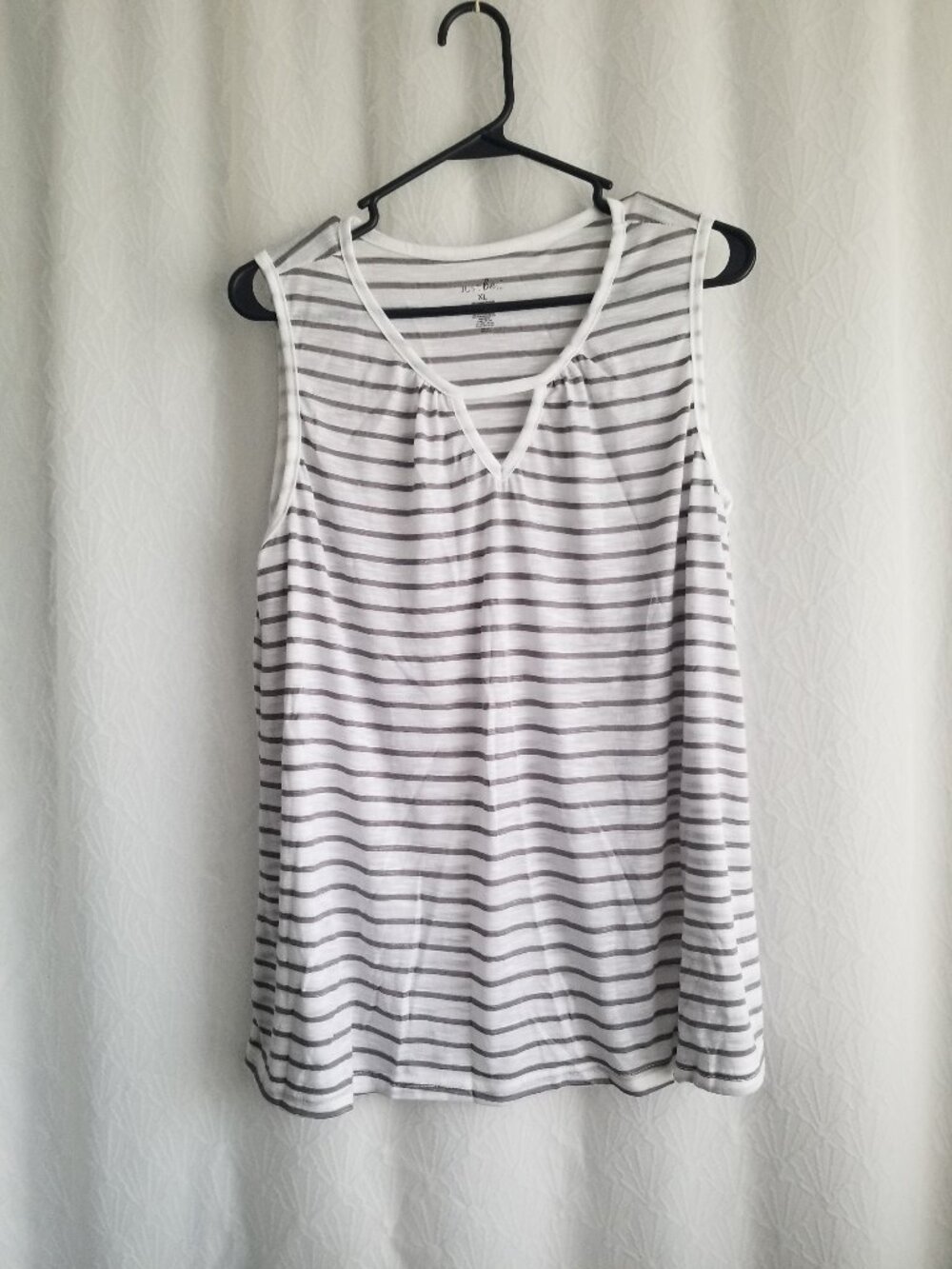 Just Be Gray White Striped Sleeveless Blouse XL